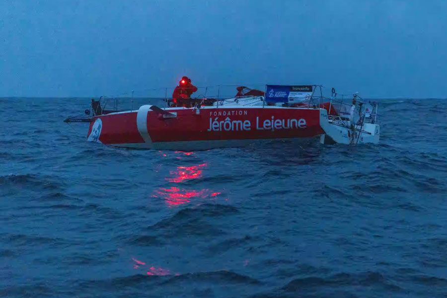 Solo sailors refuse to give up, experienced racers lead La Solitaire du Figaro Paprec fleet
