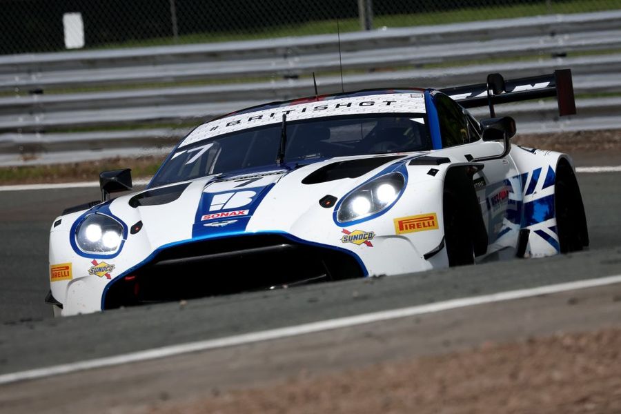 Beechdean whips British GT3 rivals,  Innovation and Toro Verde share GT4 poles