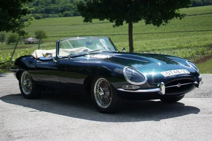 Range of  elegant cruisers and rare motorcycles @ Route 66 Auctions