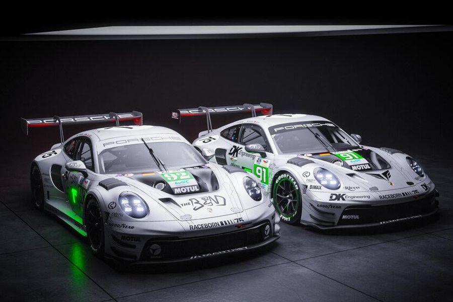 Two Porsche 911 GT3 R compete at Le Mans in historic livery from 1951