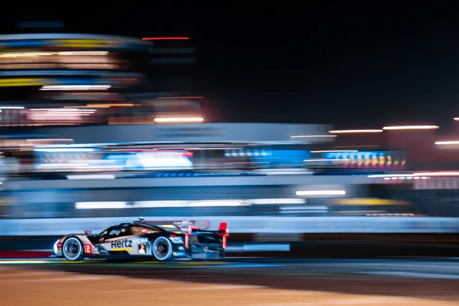 Le Mans 16hr: Cadillac continues to lead in a tight tussle with Toyota