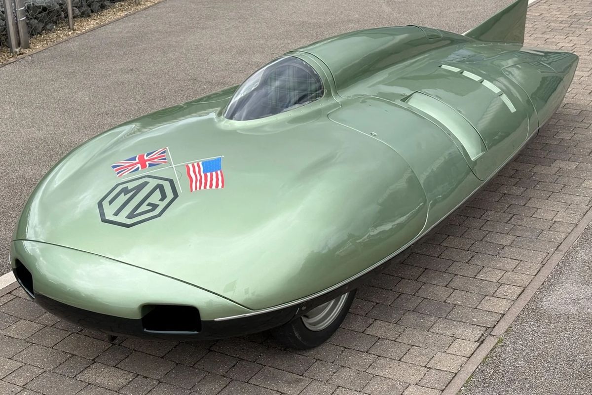 More than a century of motoring legends @ Concours des Légendes Wilton House