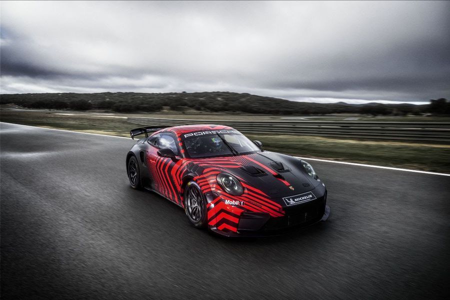 Porsche unveils the new 911 GT4 R for global customer motorsport