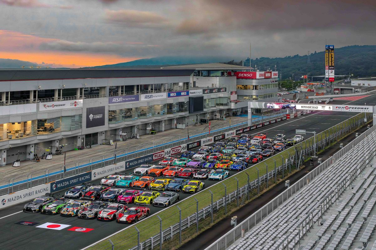 Huang & Ghiretti out in front as GT World Challenge Asia heads to Fuji