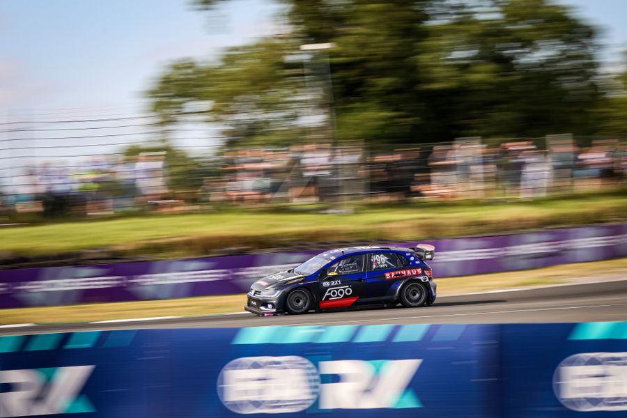 Veiby leads for Kristoffersson Motorsport after dramatic Rallycross opener in Ireland