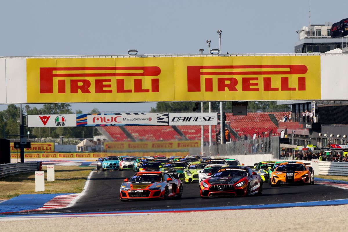McLaren and Audi break through across scorching GT4 European Misano weekend