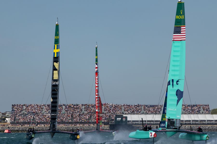 Black Foils and Artemis Set the Pace on SailGP Portsmouth Opening Day