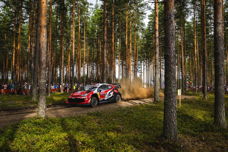 Ogier leads after challenging Friday at WRC Secto Rally Finland
