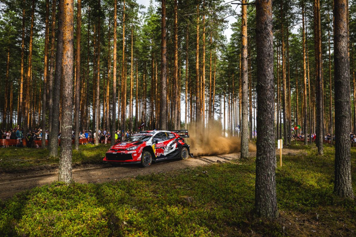 Ogier leads after challenging Friday at WRC Secto Rally Finland