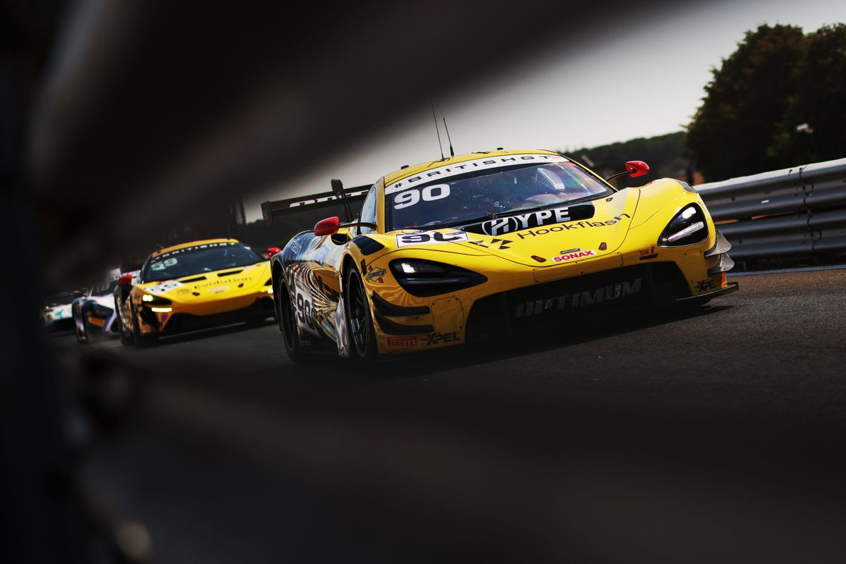 Warren, Gunn, Stanton and Mitchell seal Snetterton British GT pole positions