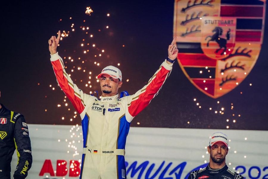 Pascal Wehrlein wins Saturday’s Formula E London E-Prix