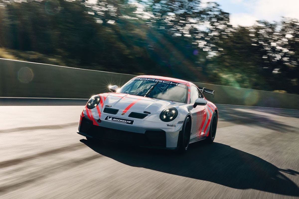 The new 911 Challenge: professional motorsport without compromise