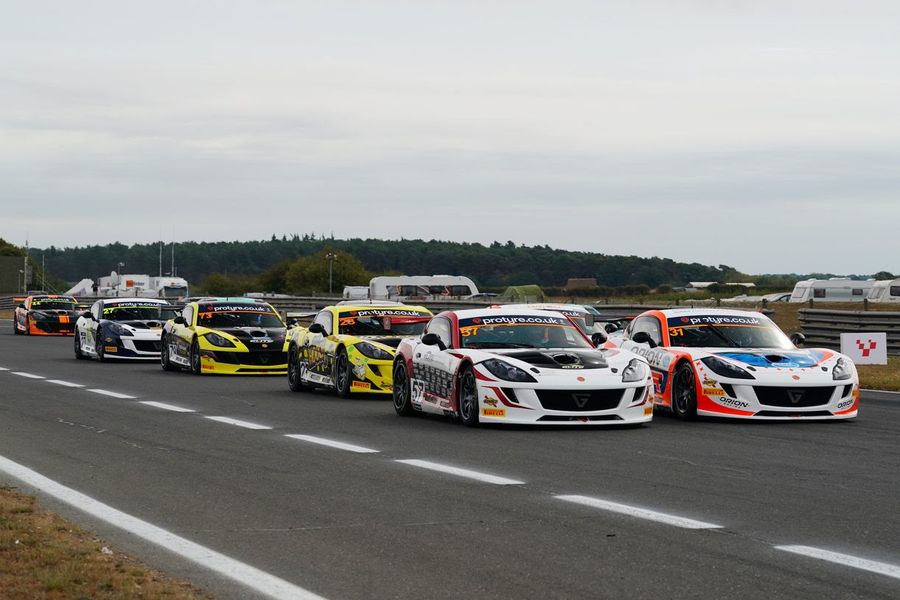 Titles Up For Grabs As Ginetta UK Championships Head To Donington 