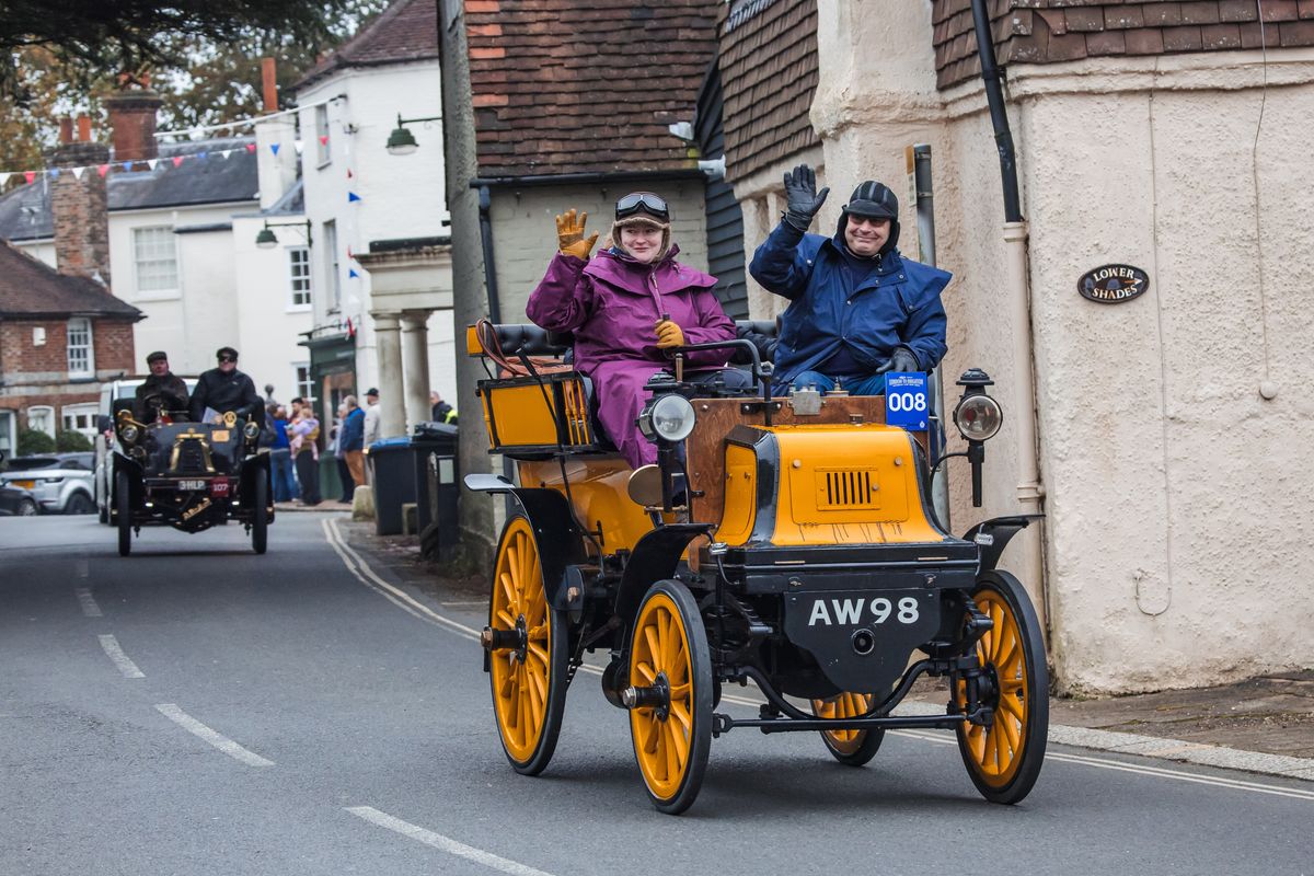 Daimler to celebrate 130 years of British Motoring at St James' motoring spectacle