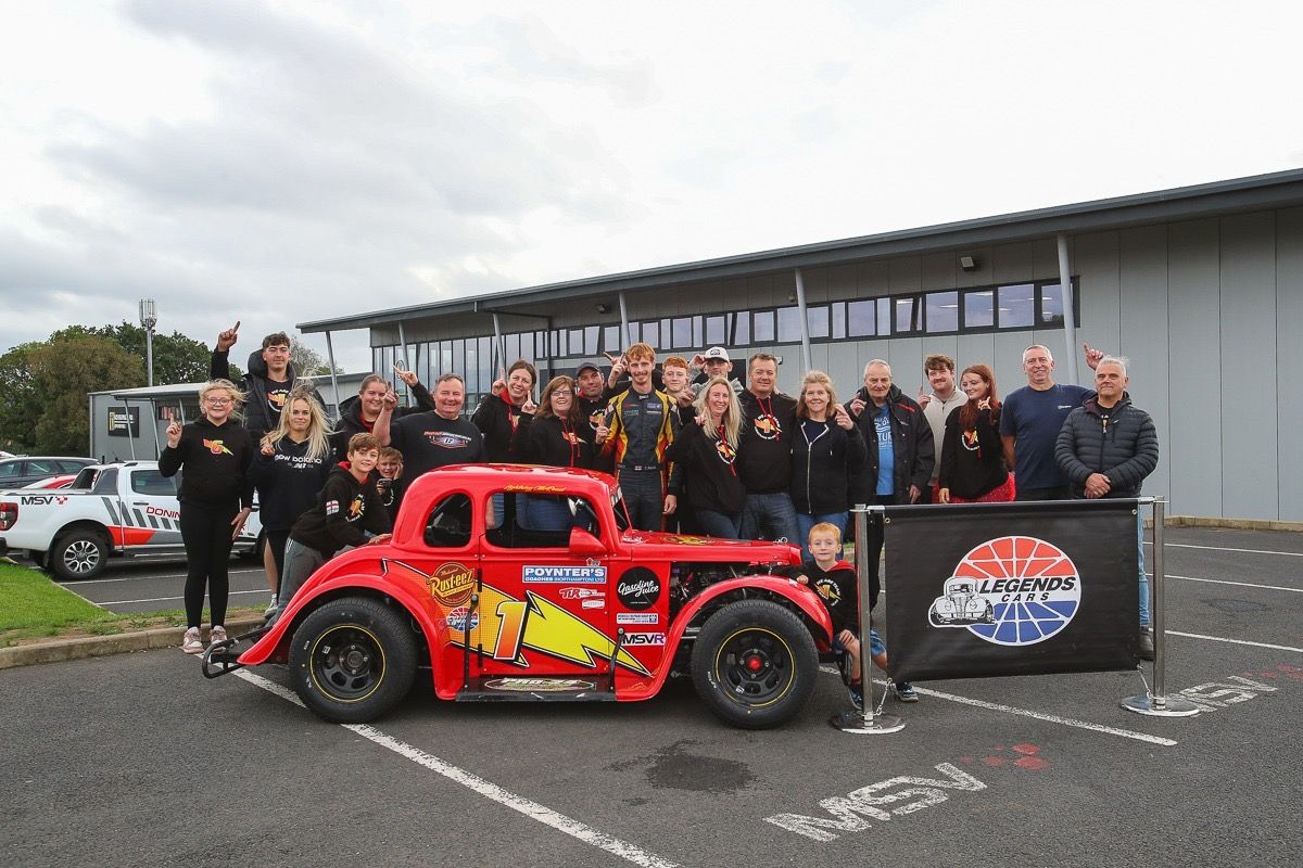 Read Seals Double-Double Legends Cars Crown At Drama-Filled Donington Park GP