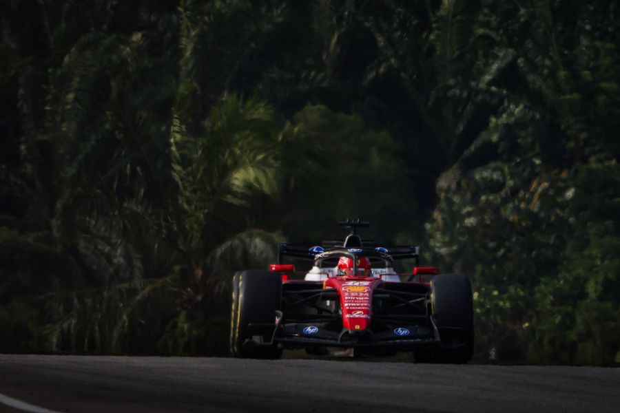  Leclerc leads Hadjar & Norris in rain-threatened Sepang second practice