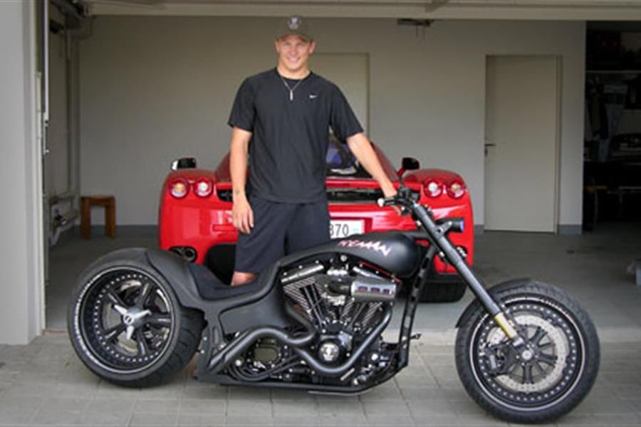 Racecars new site for Kimi