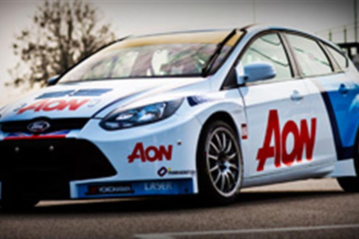 Team Aon launch 2012 WTCC season with new livery