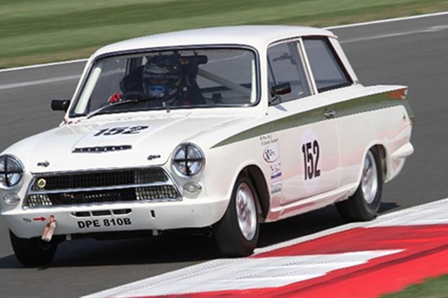Silverstone Classic gets off to a scorcher