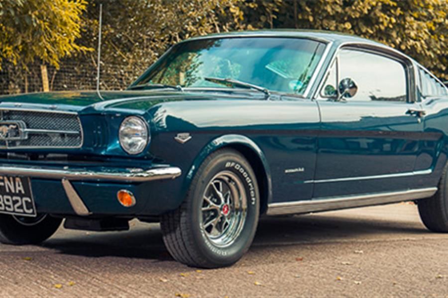 Retro Racing, Classic Cars and Rock Royalty at Croft Nostalgia Weekend‏