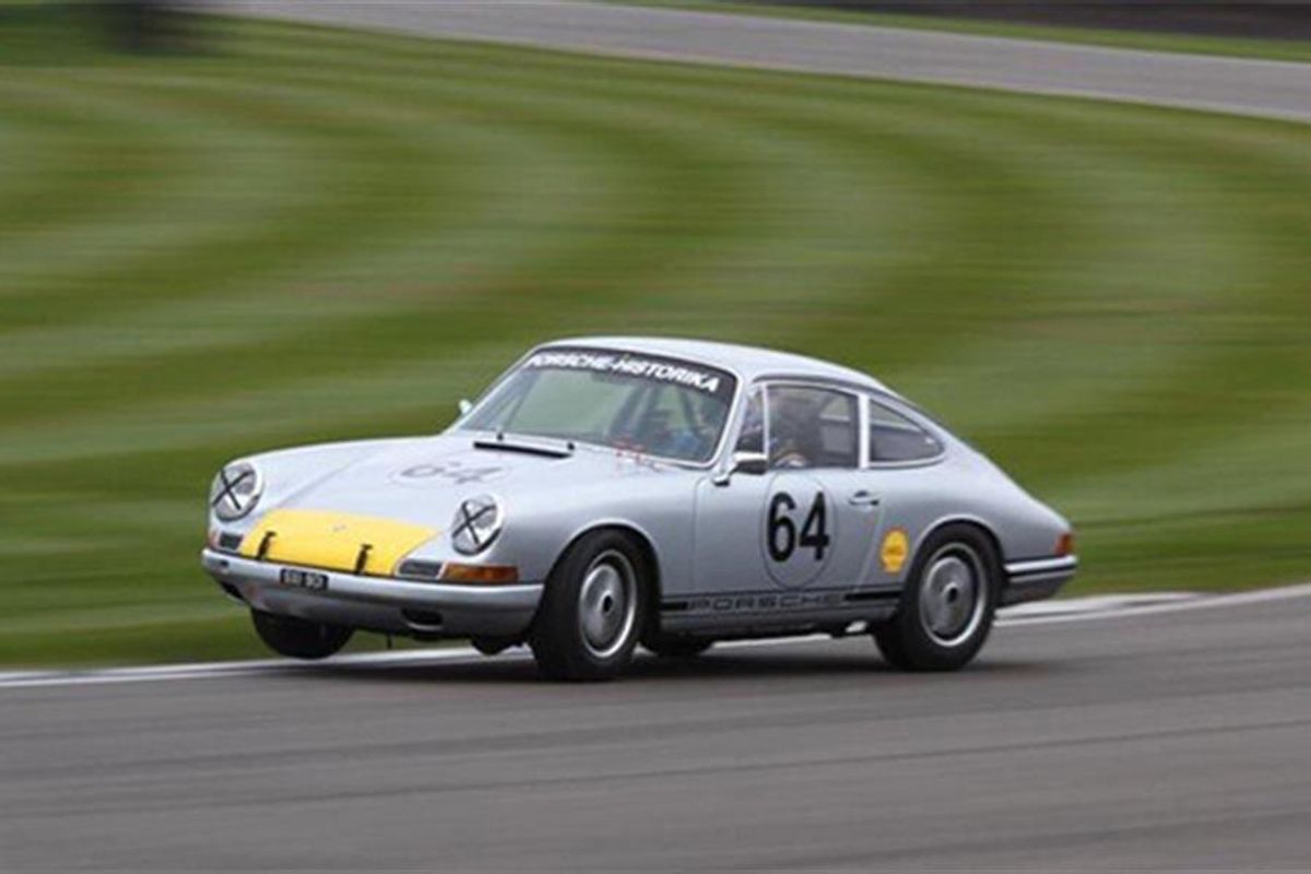 Thrilling all Porsche race brings Goodwood Member meeting to a close