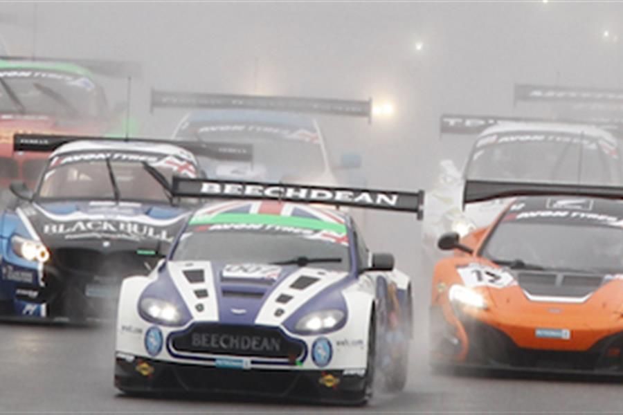 Von Ryan's Vannelet and Quaife-Hobbs triumph in Silverstone 500 thriller