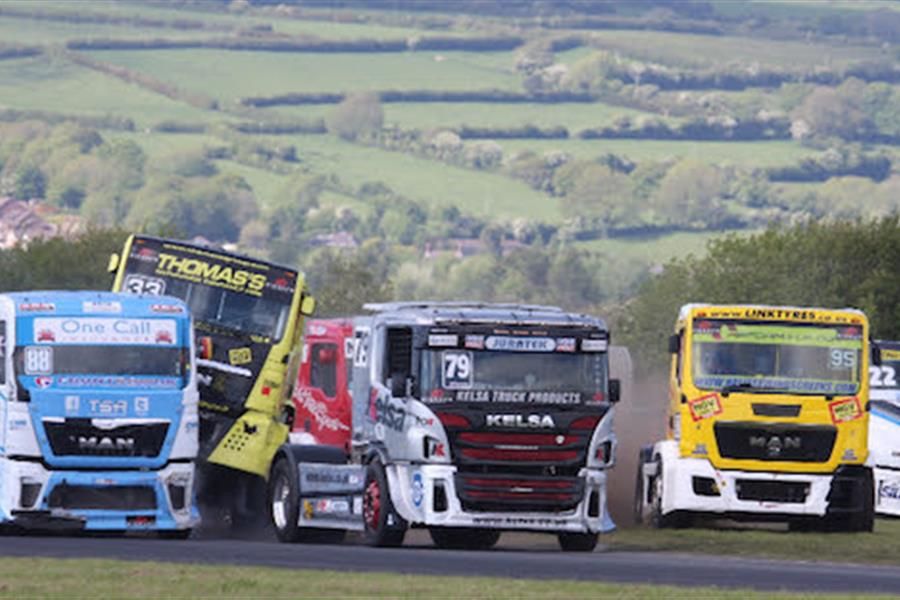 Trucking heavyweights set to spar around super-fast Thruxton‏ 