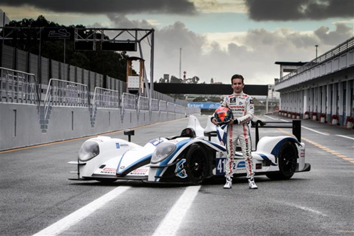 Sportscar champion Robertson 'over the moon' with maiden LMP2 test