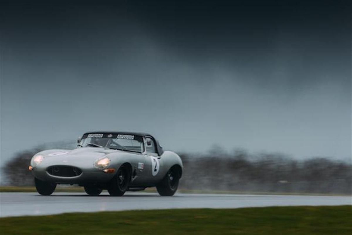 Jaguar Classic Challenge sees Thomas and Lockie win at Donington