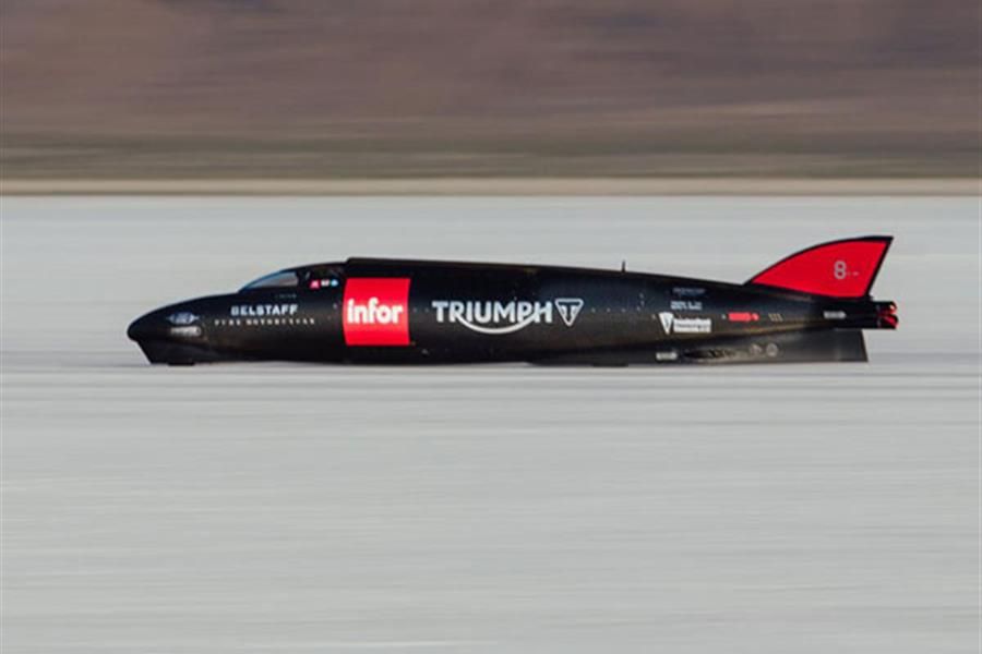 TT Legend Guy Martin pilots the Triumph Infor Rocket Streamliner to Bonneville record