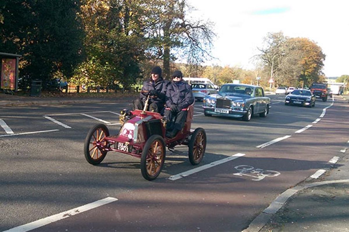 Sun shines as pioneering horseless carriages make their way from London to Brighton