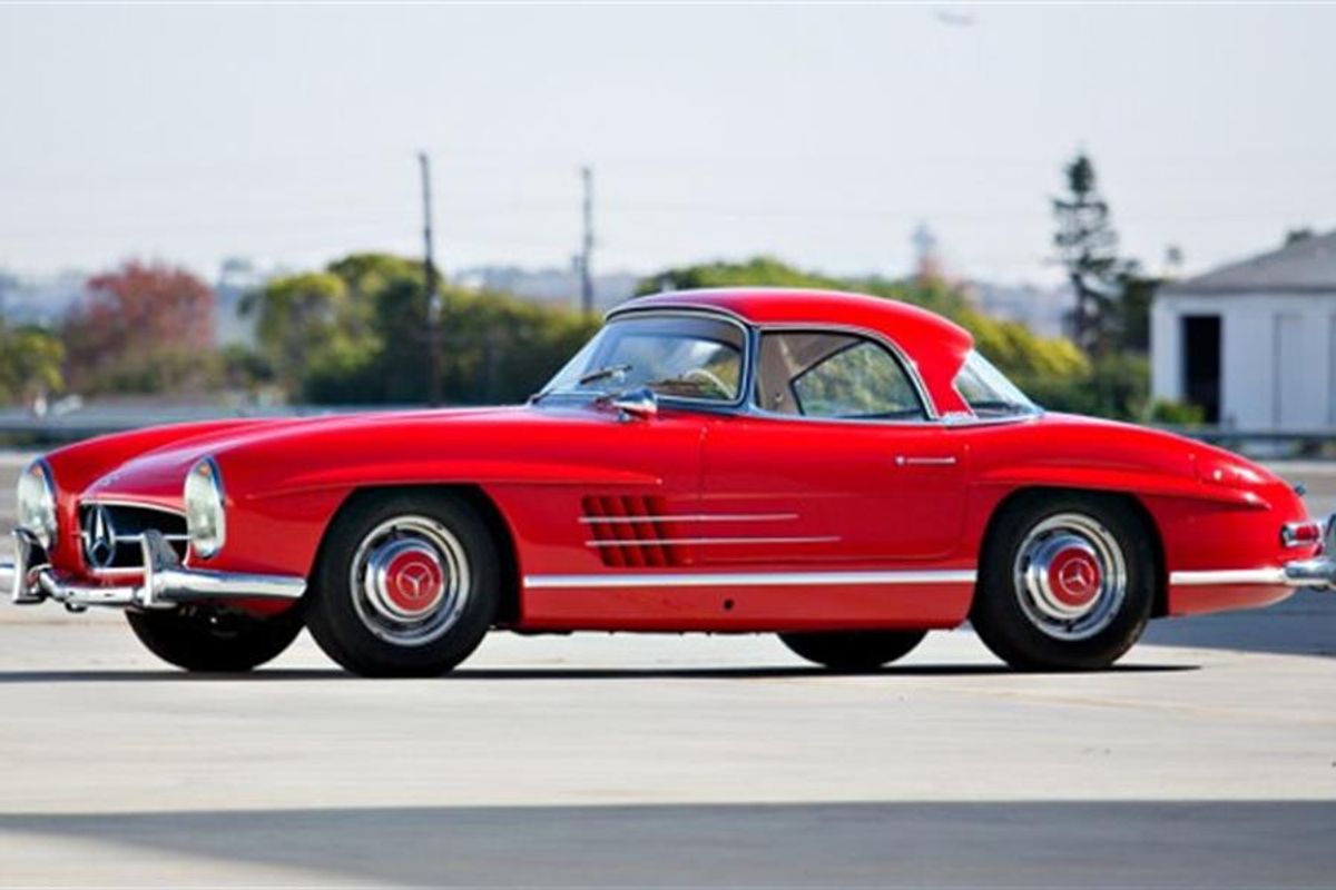 1961 Mercedes-Benz 300 SL Roadster at Scottsdale Auction