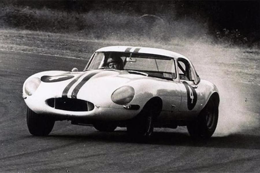 Ex Bob Jane 1963 Australian GT Championship winning Jaguar E-type sells for US $ 7,370,000