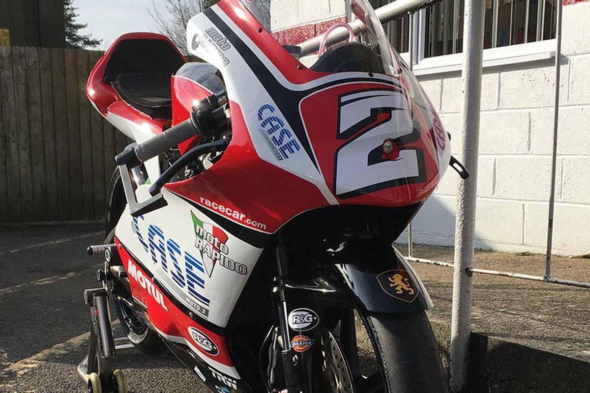 Racecar supported rider Thomas Strudwick rides for Moto Rapido in 2017 BSB