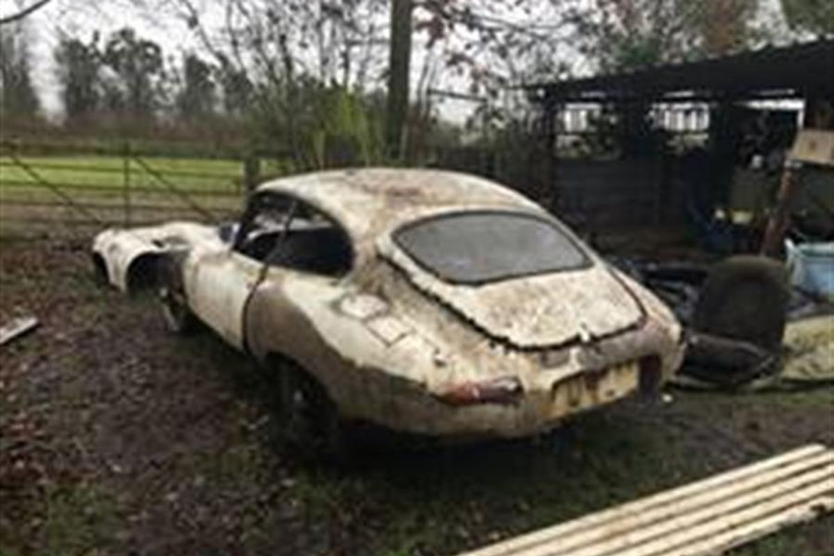 1962 Jaguar E-Type abandoned in a barn for 20 years to be auctioned by CCA