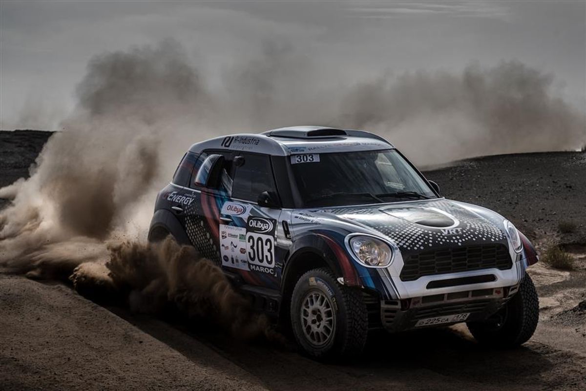 Two privateer MINI crews to compete in Dubai International Baja