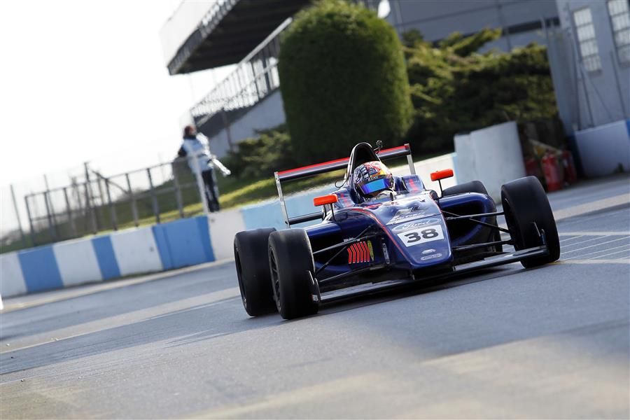 Jamie Caroline and Pirtek eye British F4 title with Carlin deal