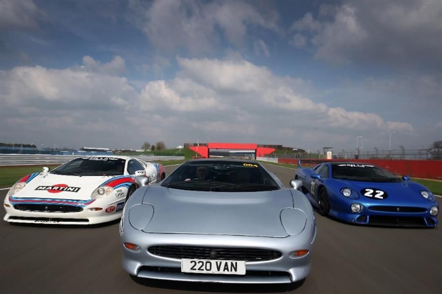 Jaguar XJ220 star of a record-breaking parade at Silverstone Classic