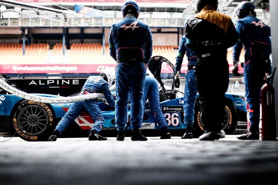 Menezes targets WEC title defence after recommitting to Alpine