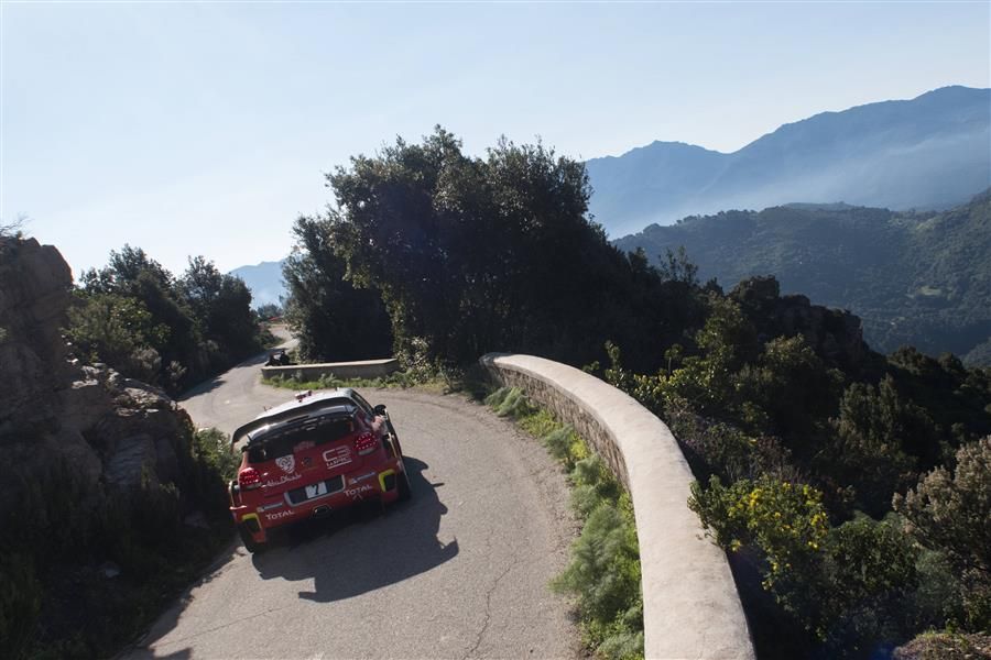 Neuville leads on Rally Corsica as Meeke retires
