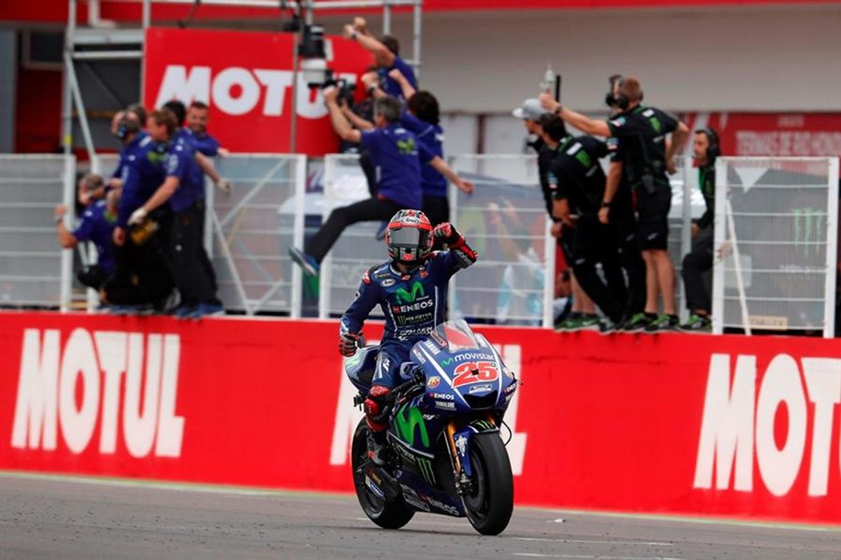 Vinales wins MotoGP Argentina as Marquez crashes