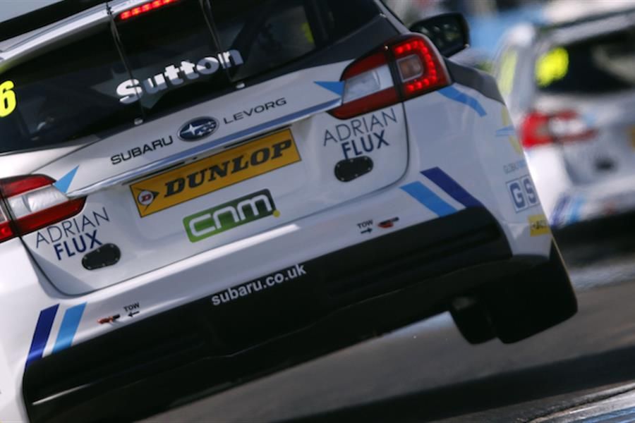 Ashley Sutton puts Subaru on BTCC pole