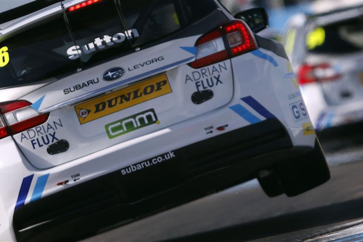 Ashley Sutton puts Subaru on BTCC pole