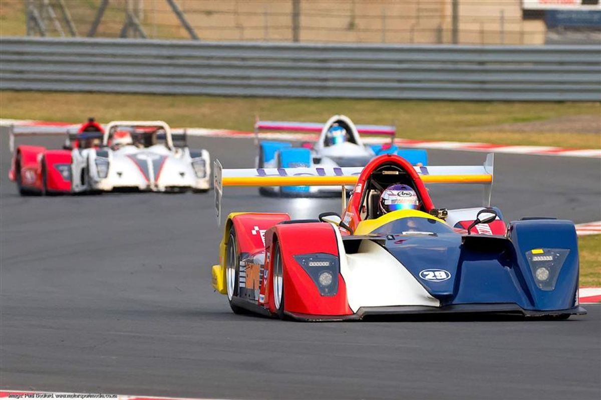 Enthusiastic crowd treated to superb racing at Kyalami Motorsport Festival