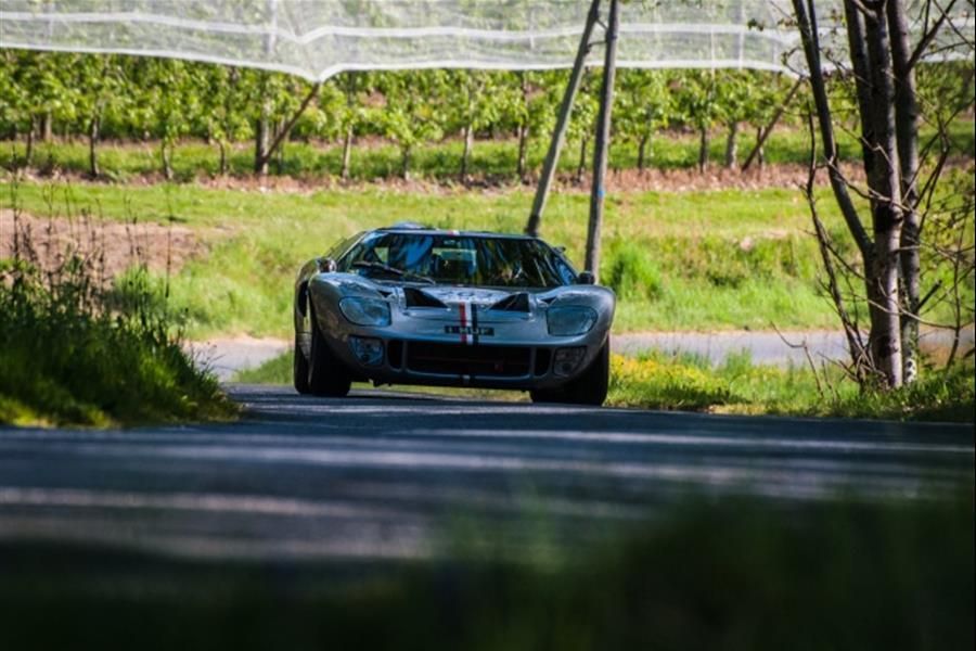 TOUR AUTO OPTIC 2ooo: Ford GT40 consolidates first place
