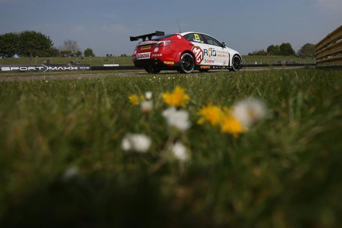Lloyd on the hunt for points as BTCC heads North to Oulton Park