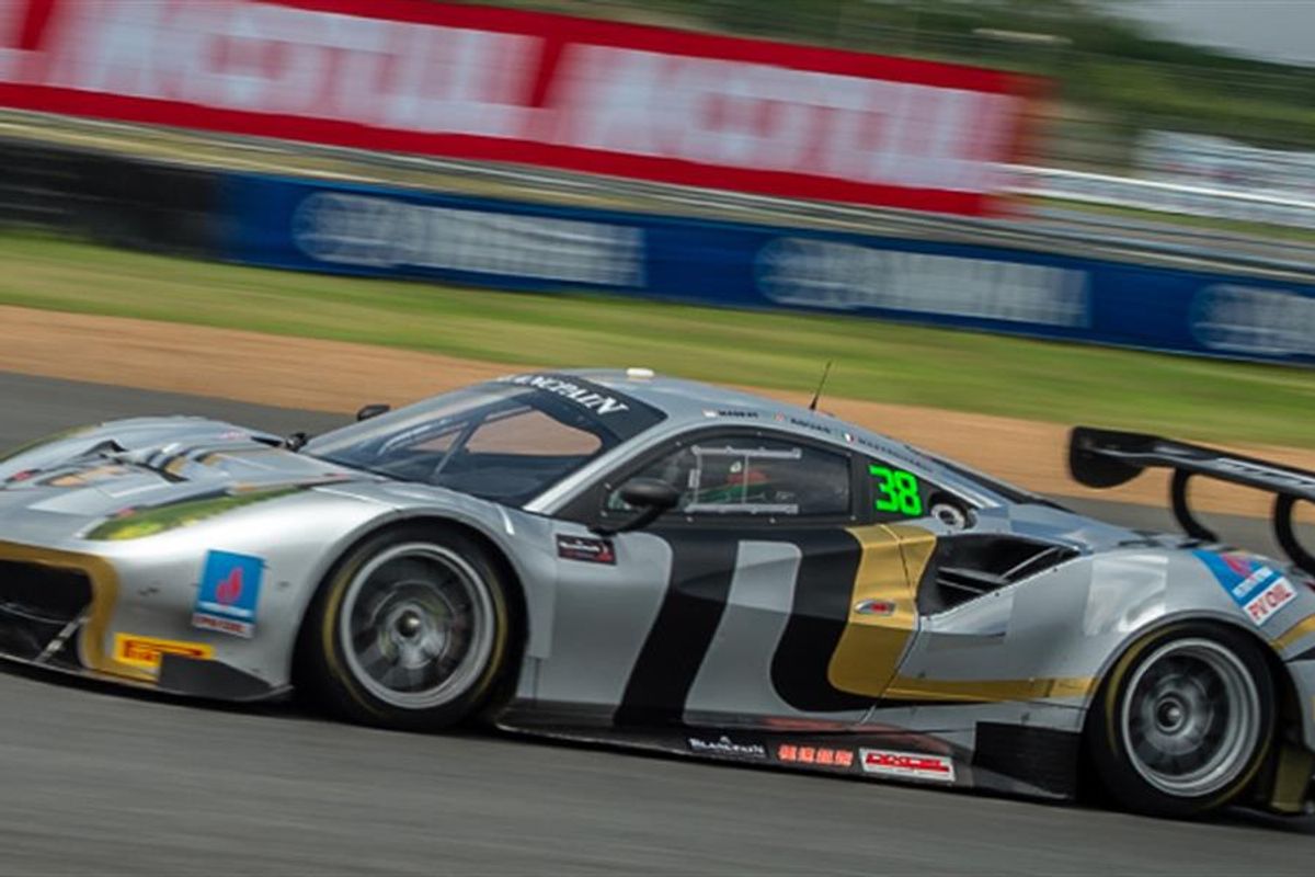 Mastronardi and Aguas claim Race 1 spoils at Buriram Blancpain GT Asia