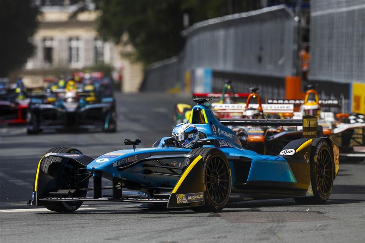 Renault e.dams win the Paris ePrix 