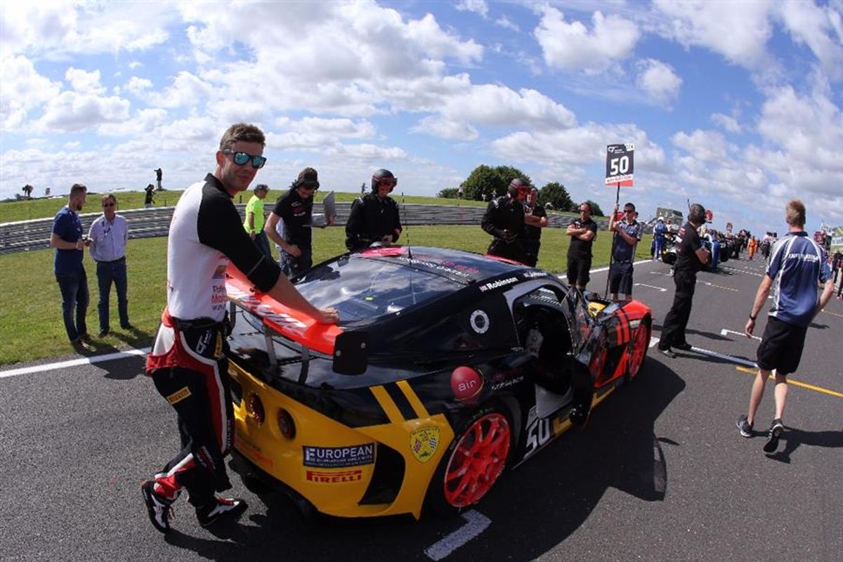 Optimum Motorsport carry podium momentum to Snetterton British GT