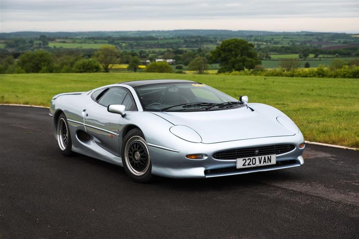 Silverstone Classic celebrates 25th anniversary of the Jaguar XJ220